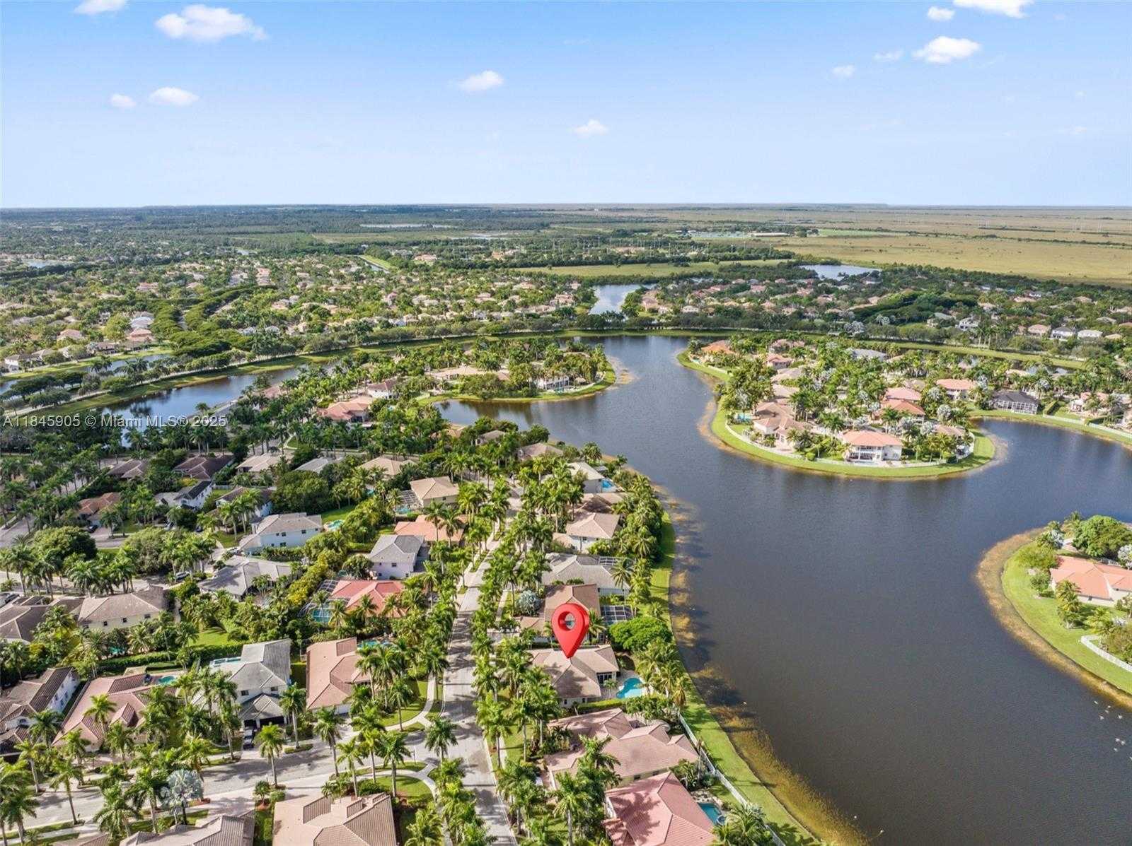 Small Image of 896 MARINA DR, Weston Number 56