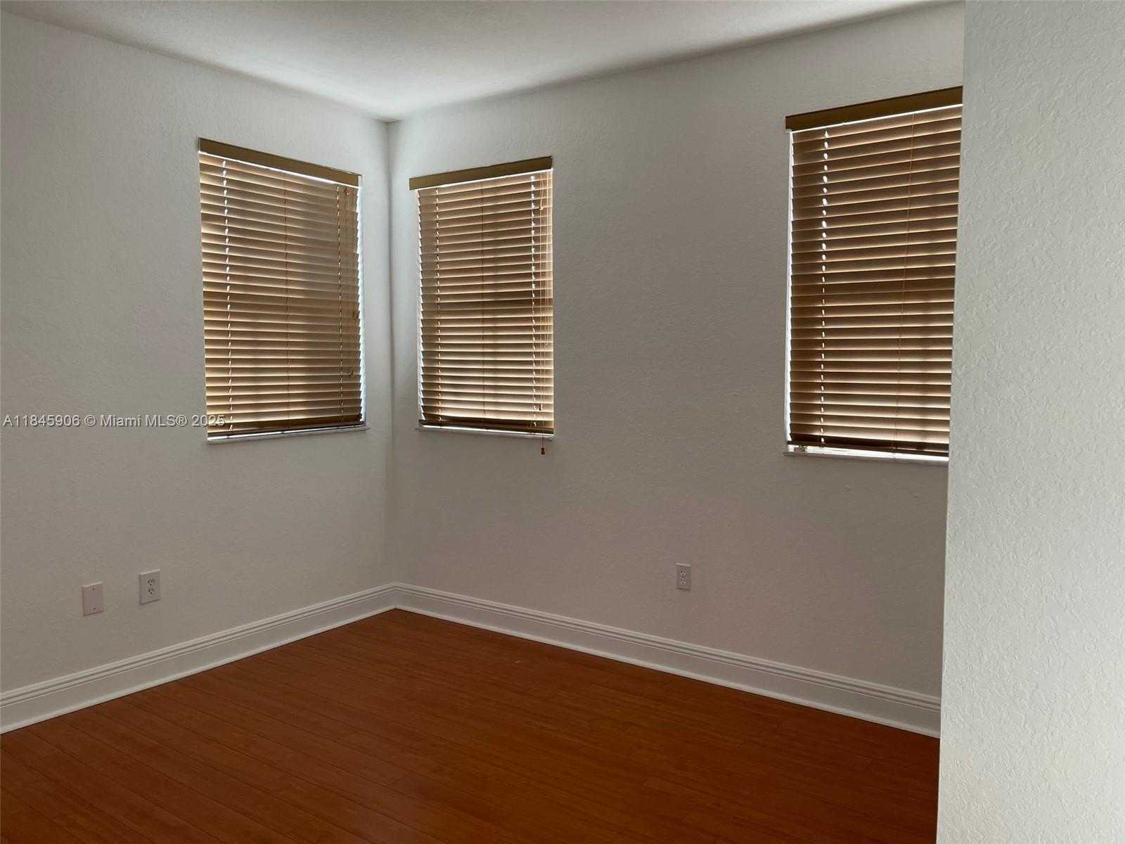 Small Image of 11413 SOUTH WEST 137TH PSGE, Miami Number 22