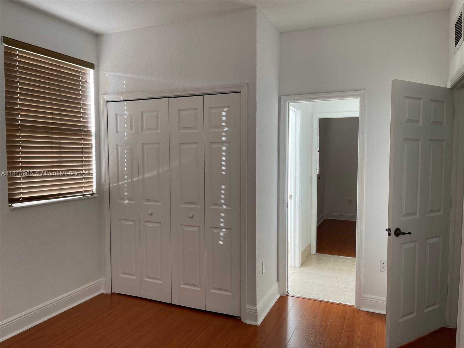 Small Image of 11413 SOUTH WEST 137TH PSGE, Miami Number 23