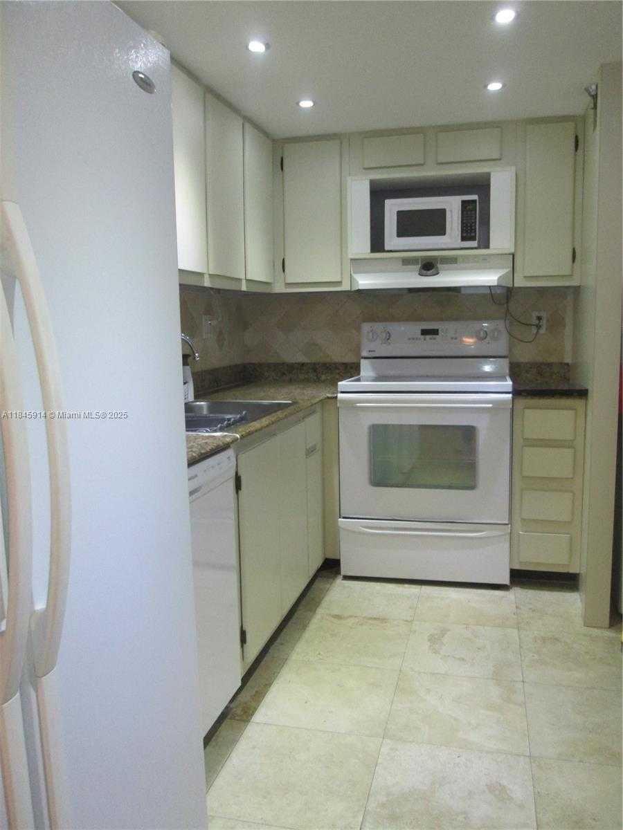 Small Image of 290 174TH ST #903, Sunny Isles Beach Number 11