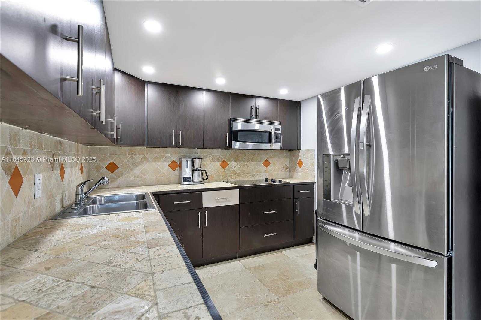 Small Image of 800 WEST AVE #635, Miami Beach Number 4