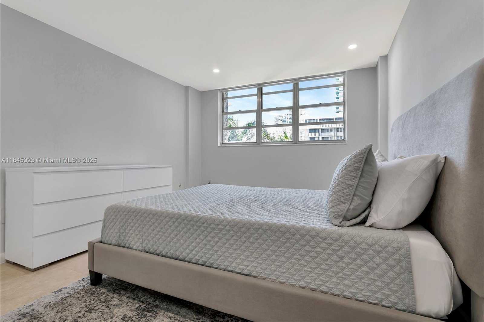 Small Image of 800 WEST AVE #635, Miami Beach Number 5