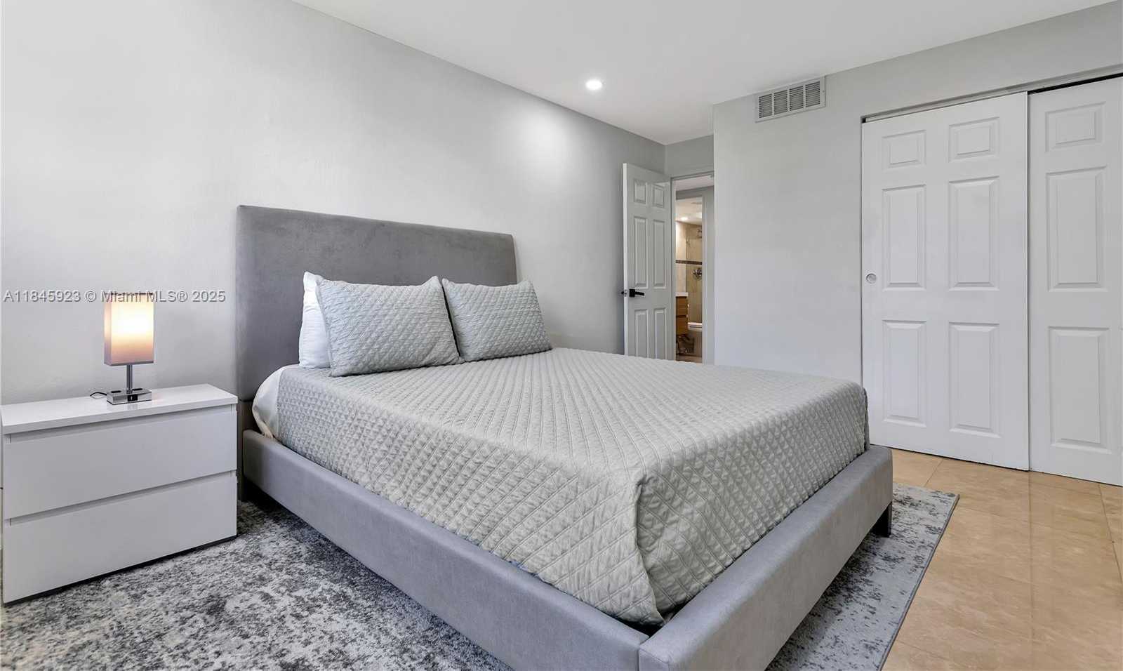 Small Image of 800 WEST AVE #635, Miami Beach Number 6