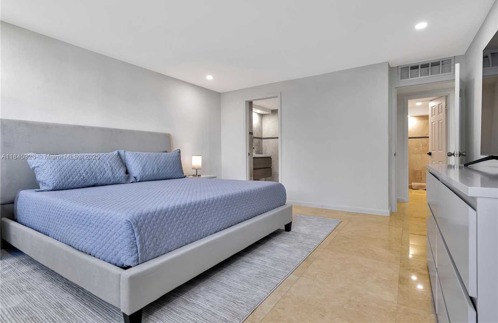 Small Image of 800 WEST AVE #635, Miami Beach Number 9