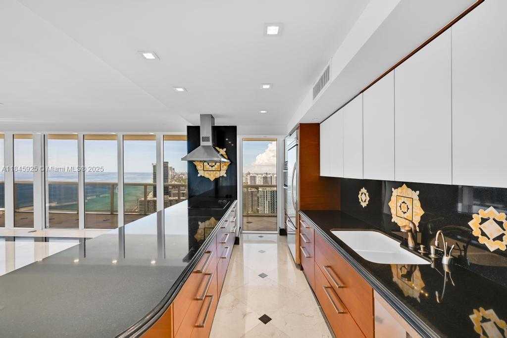 Small Image of 1850 SOUTH OCEAN DR #4204, Hallandale Beach Number 16