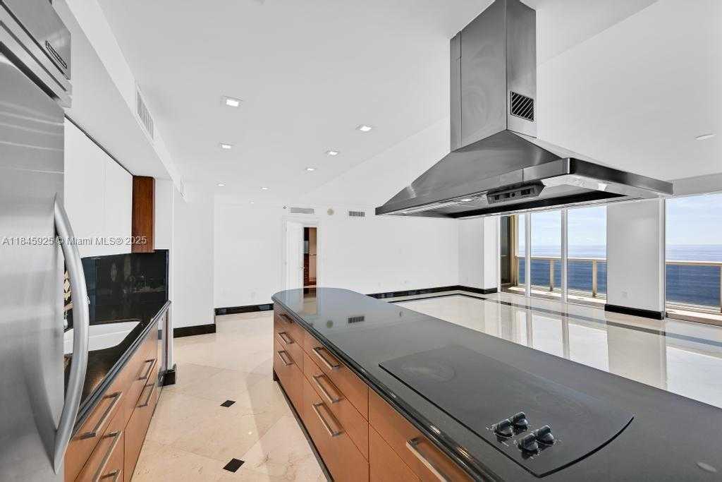 Small Image of 1850 SOUTH OCEAN DR #4204, Hallandale Beach Number 17