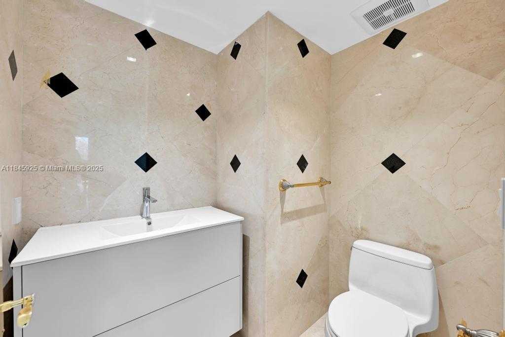 Small Image of 1850 SOUTH OCEAN DR #4204, Hallandale Beach Number 18