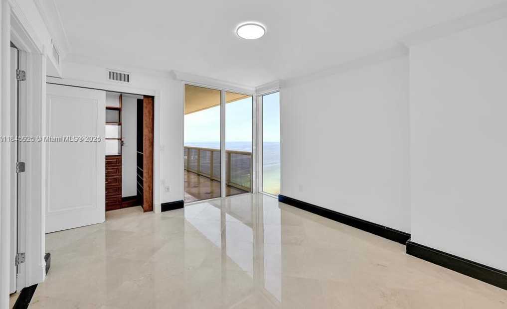 Small Image of 1850 SOUTH OCEAN DR #4204, Hallandale Beach Number 31