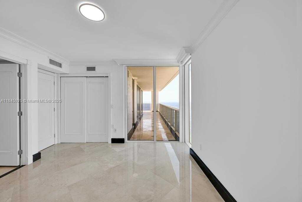 Small Image of 1850 SOUTH OCEAN DR #4204, Hallandale Beach Number 32