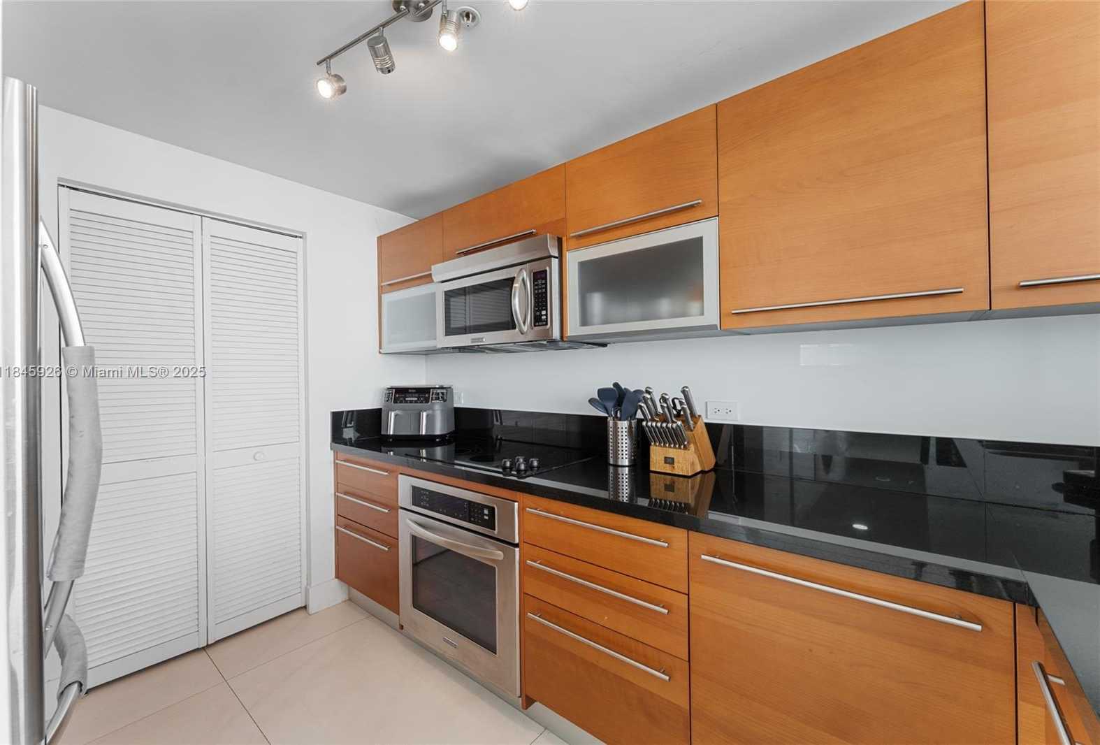 Small Image of 253 NORTH EAST 2ND ST #4304, Miami Number 8
