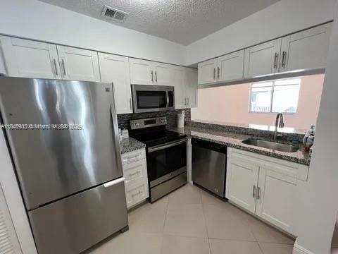 Small Image of 9403 SW 138th Pl, Miami, FL 33186, USA Number 3