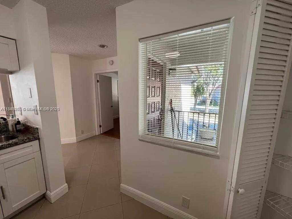 Small Image of 9403 SW 138th Pl, Miami, FL 33186, USA Number 6