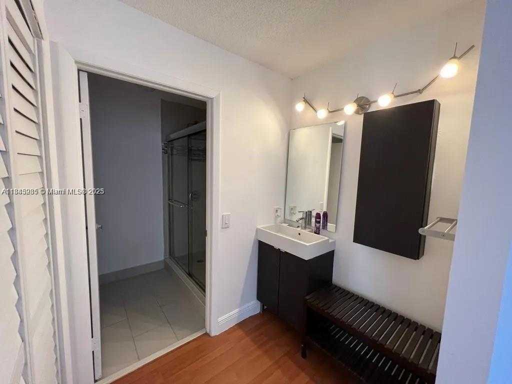 Small Image of 9403 SW 138th Pl, Miami, FL 33186, USA Number 9