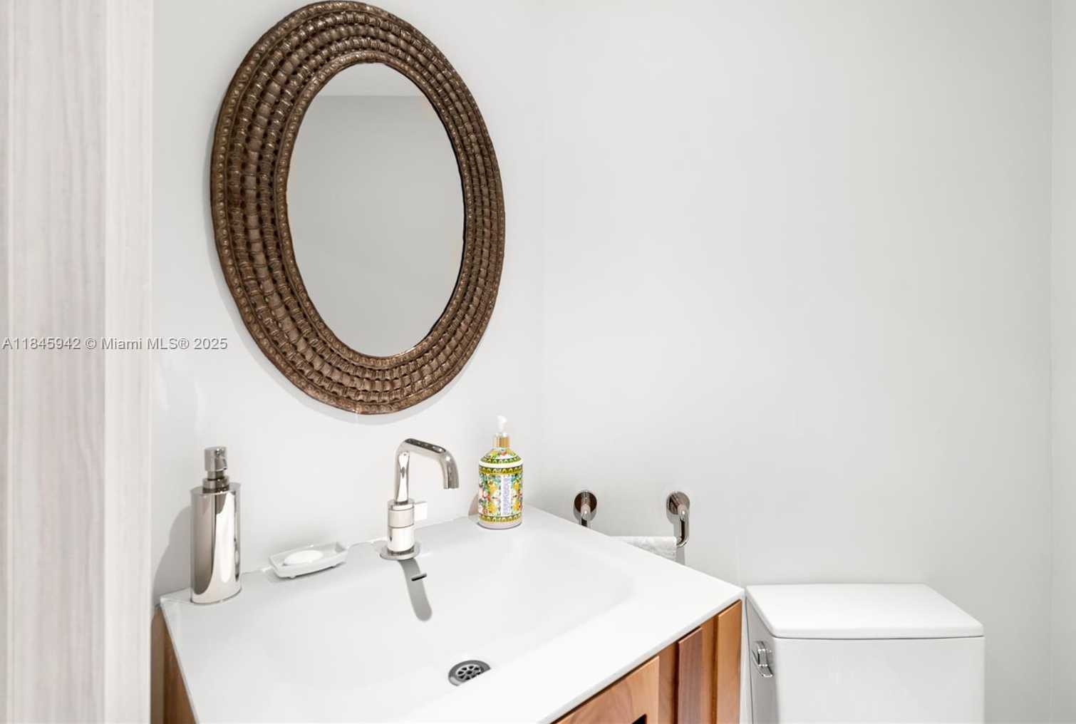 Small Image of 801 BRICKELL KEY BLVD #1512, Miami Number 13