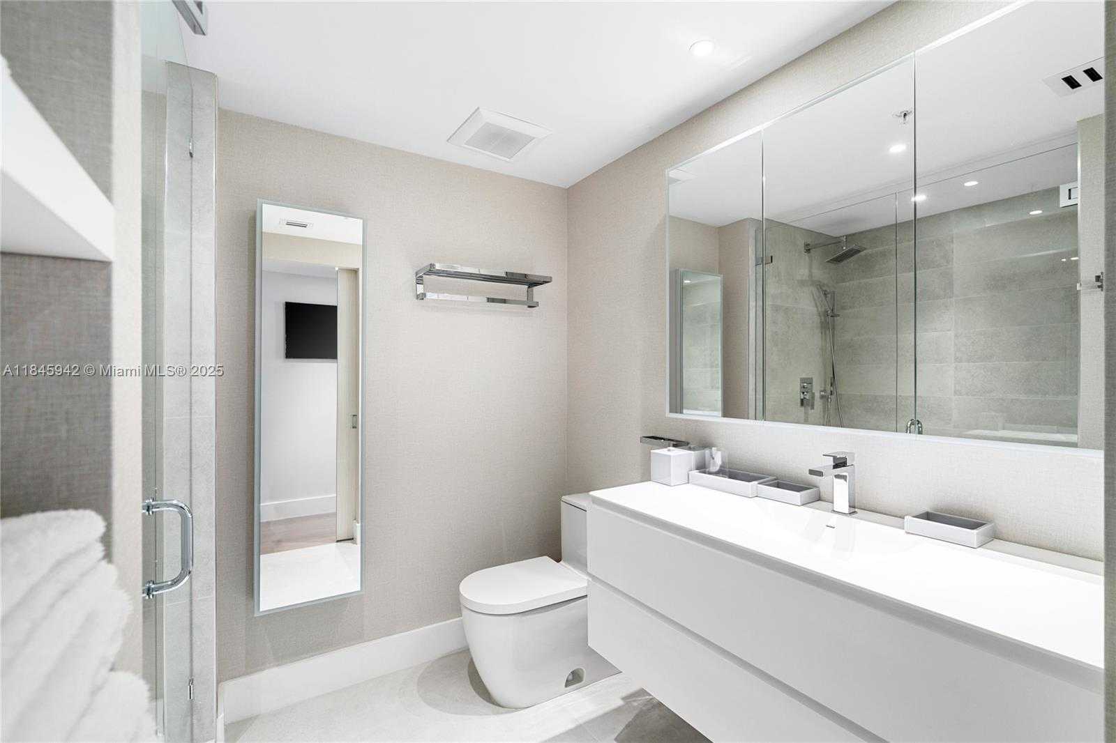 Small Image of 801 BRICKELL KEY BLVD #1512, Miami Number 16