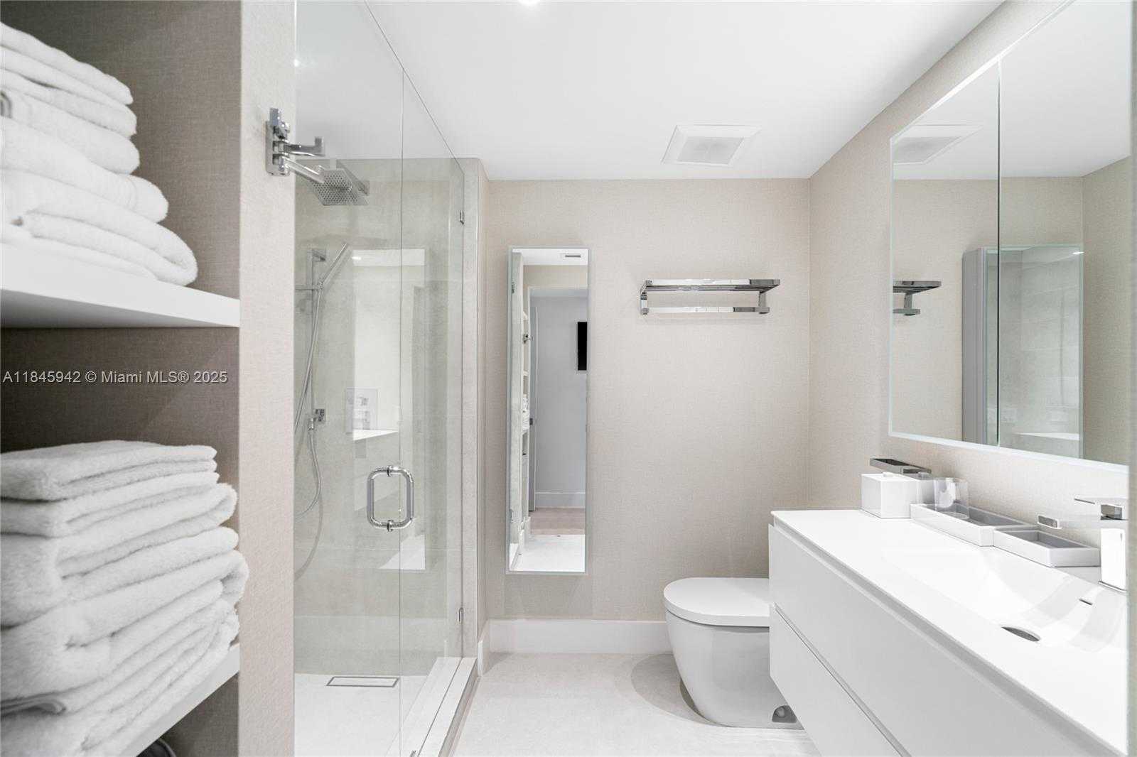 Small Image of 801 BRICKELL KEY BLVD #1512, Miami Number 17