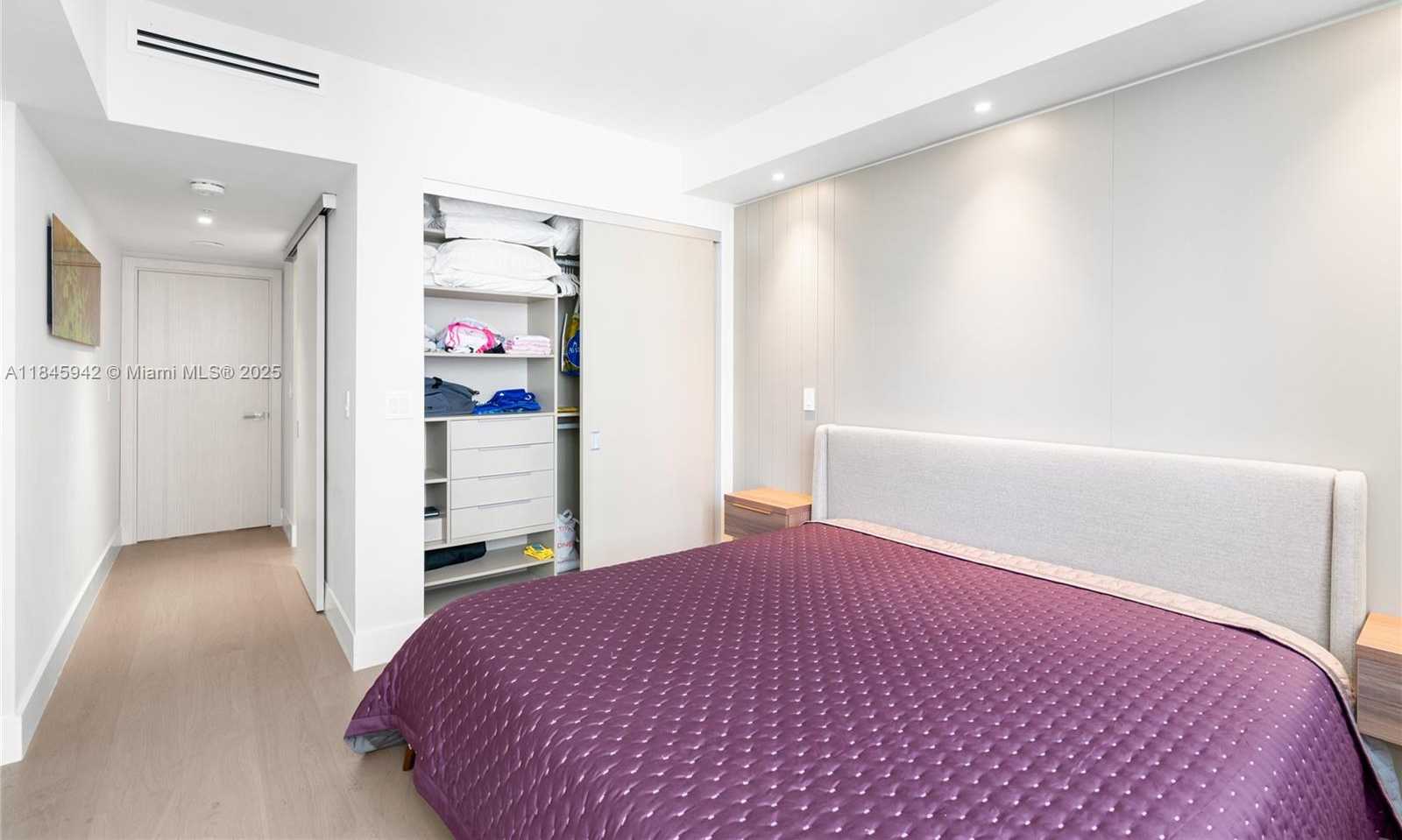 Small Image of 801 BRICKELL KEY BLVD #1512, Miami Number 22