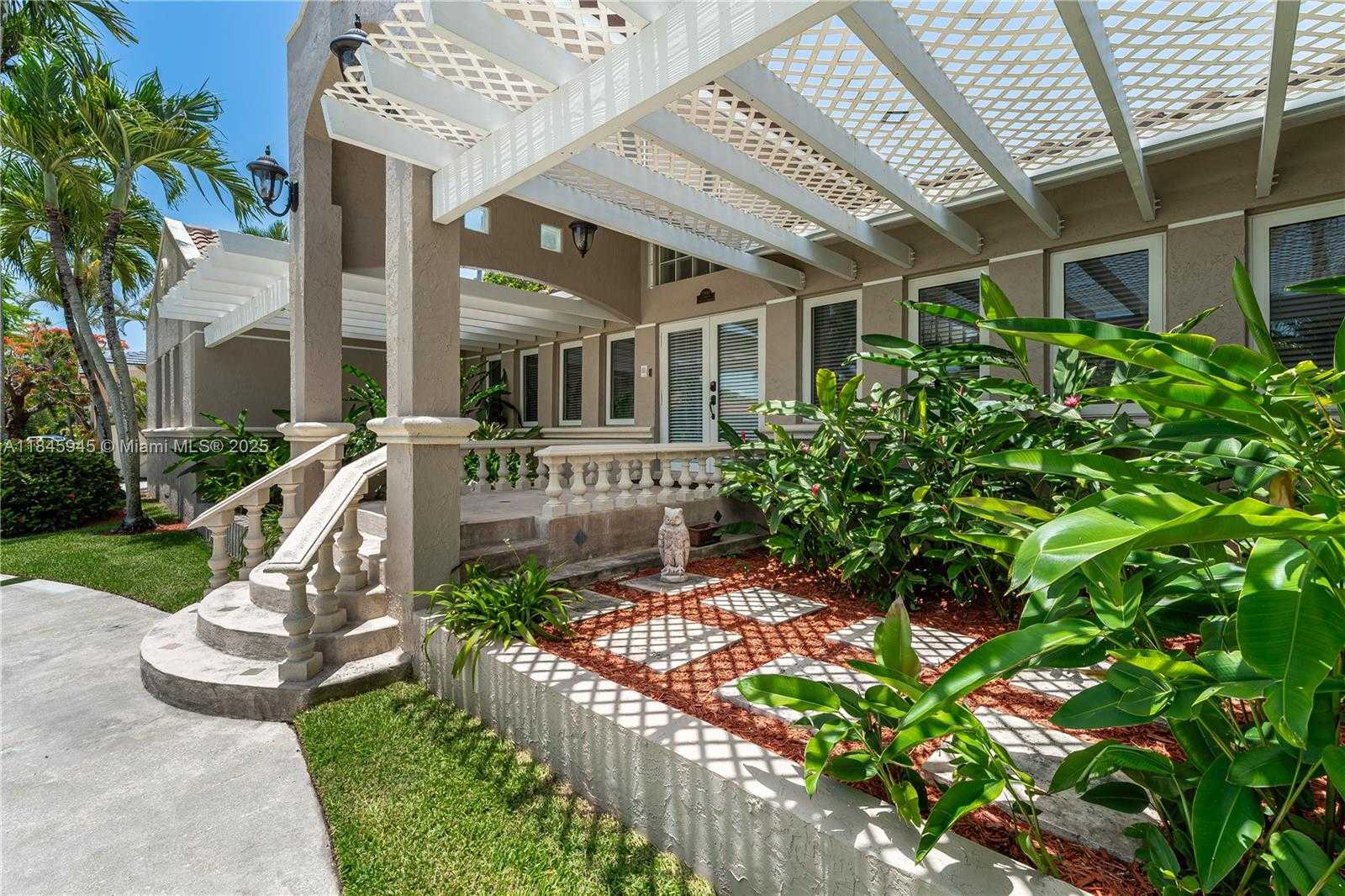 Small Image of 17494 SOUTH WEST 83RD CT, Palmetto Bay Number 15
