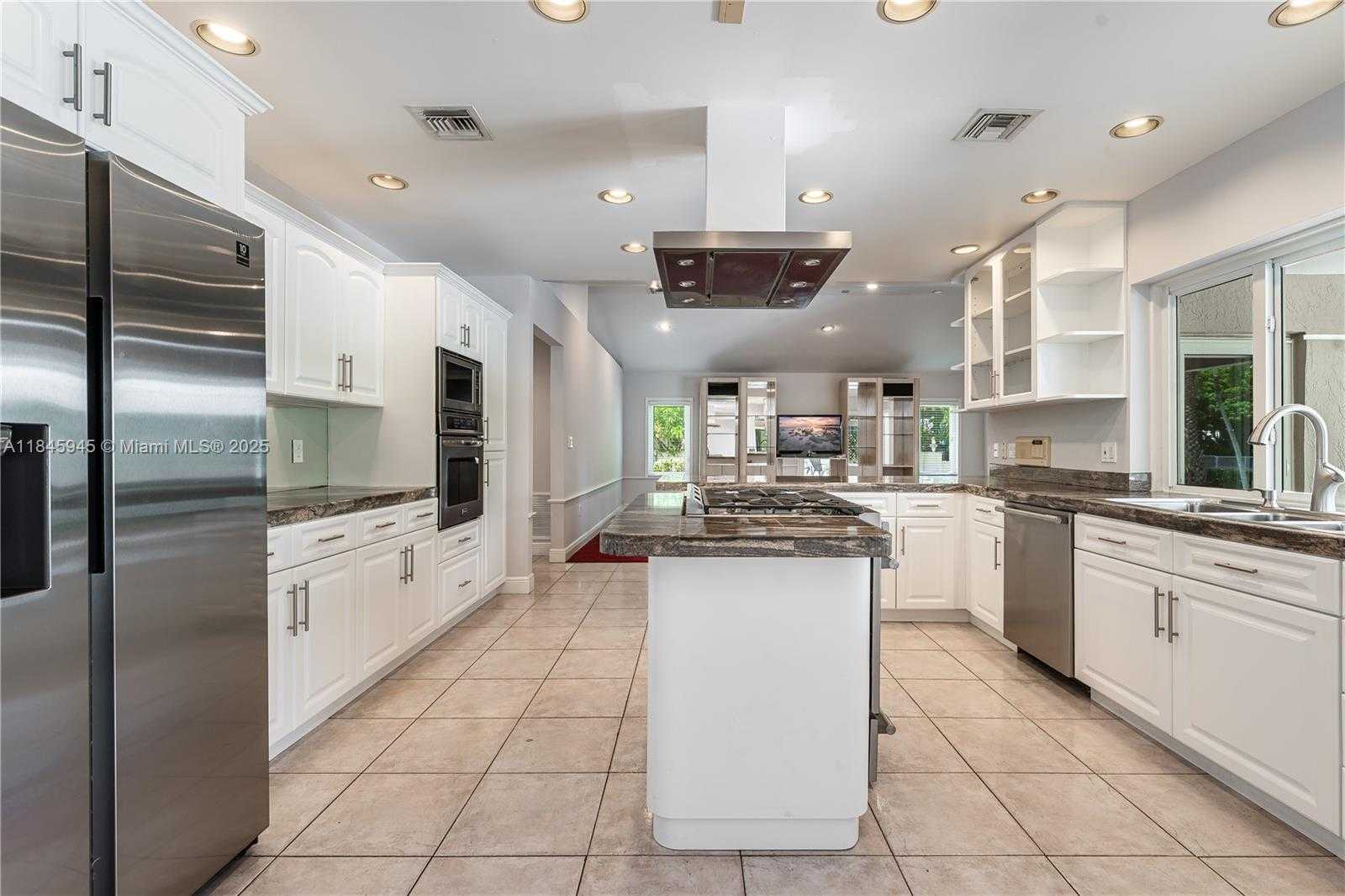 Small Image of 17494 SOUTH WEST 83RD CT, Palmetto Bay Number 18