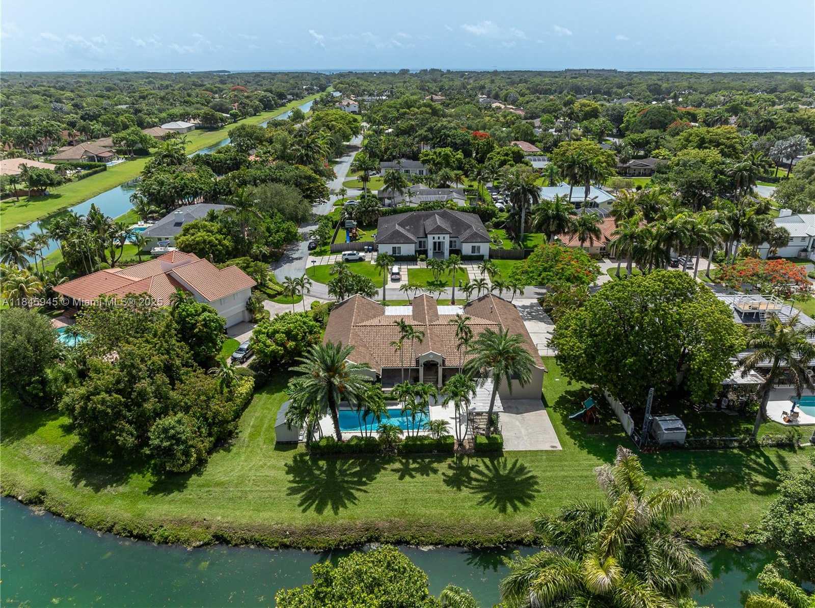 Small Image of 17494 SOUTH WEST 83RD CT, Palmetto Bay Number 2