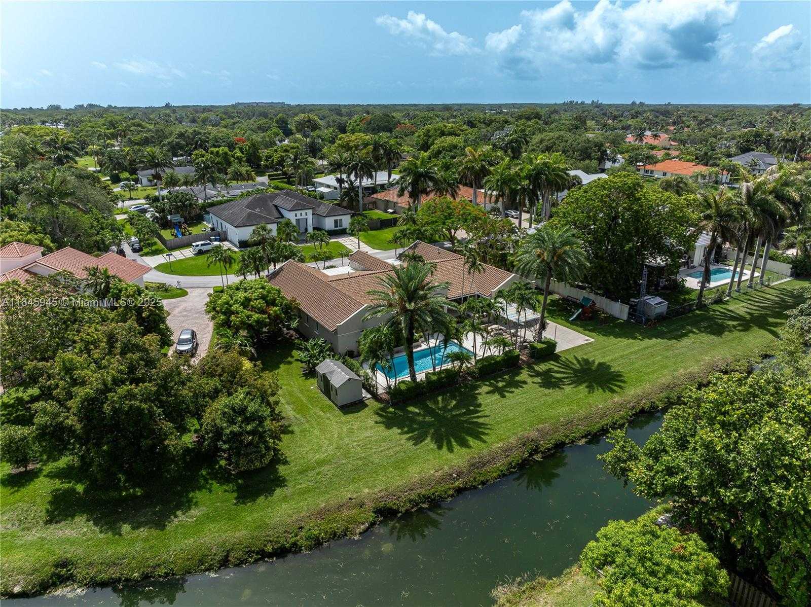Small Image of 17494 SOUTH WEST 83RD CT, Palmetto Bay Number 42