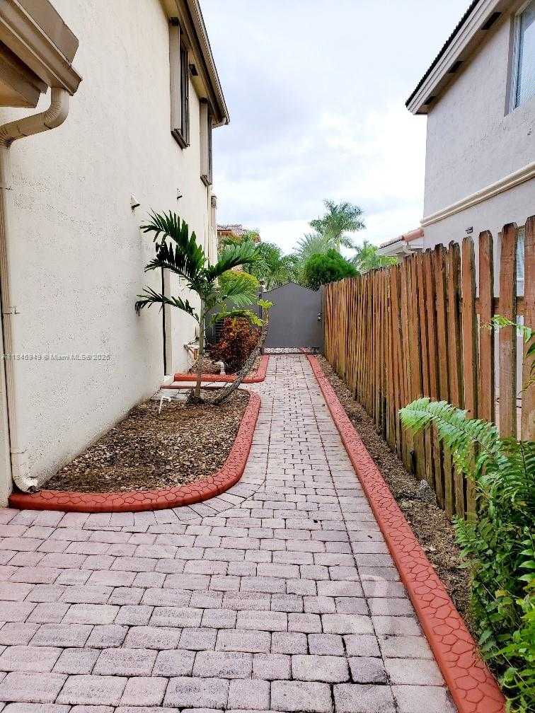 Small Image of 16431 SOUTH WEST 60TH TER, Miami Number 32