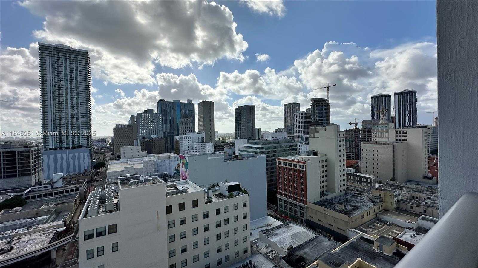 Small Image of 151 SOUTH EAST 1ST ST #1711, Miami Number 32