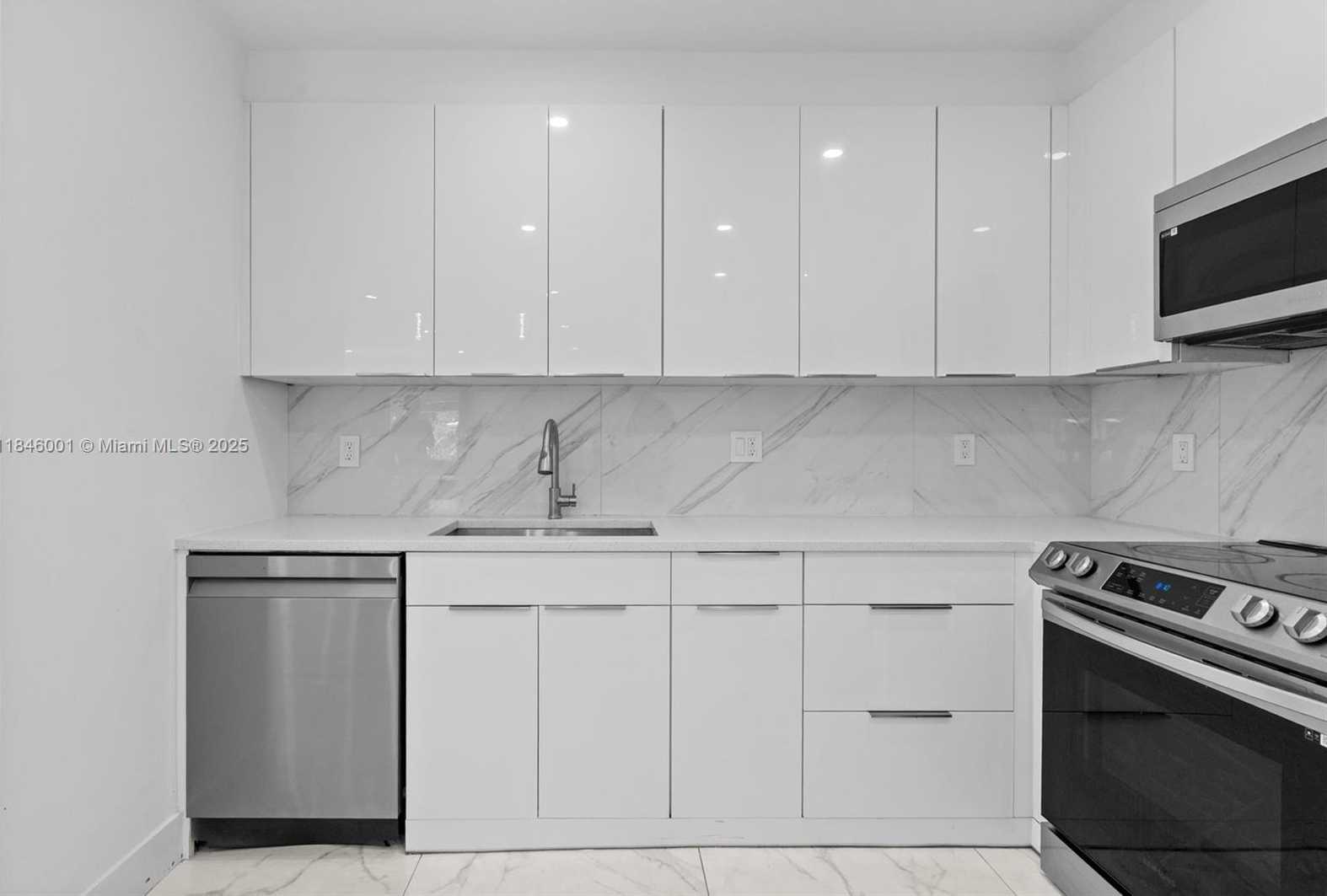 Small Image of 669 NORTH WEST 15TH AVE, Boca Raton Number 2