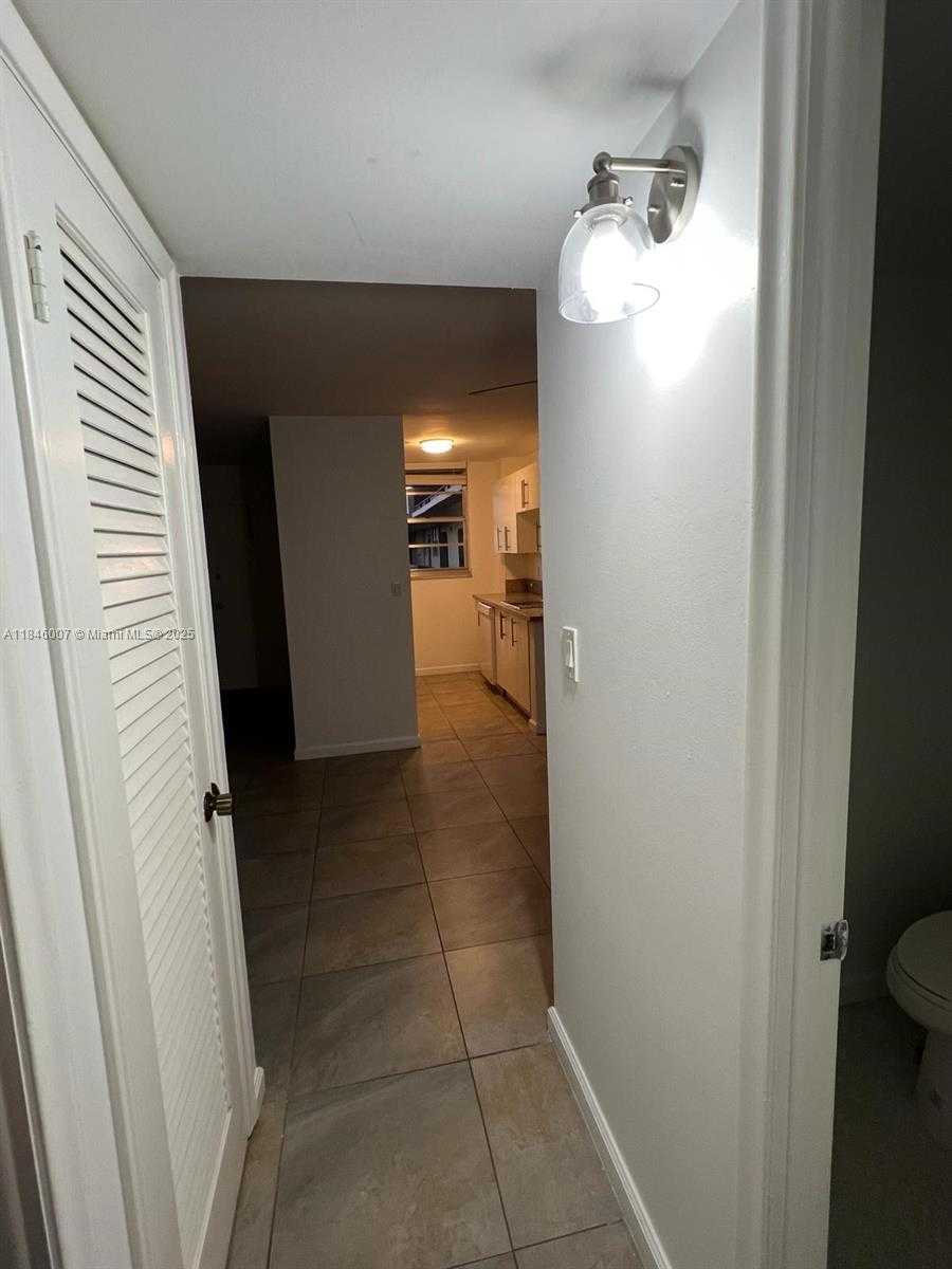 Small Image of 1811 JEFFERSON ST #602, Hollywood Number 15