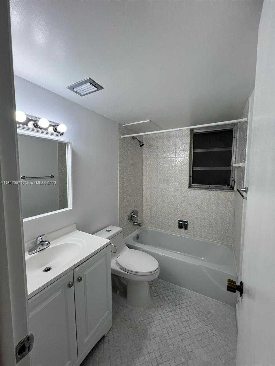 Small Image of 1811 JEFFERSON ST #602, Hollywood Number 17