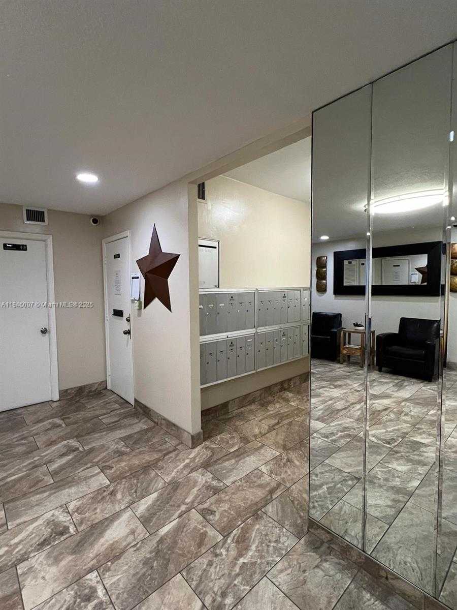 Small Image of 1811 JEFFERSON ST #602, Hollywood Number 4
