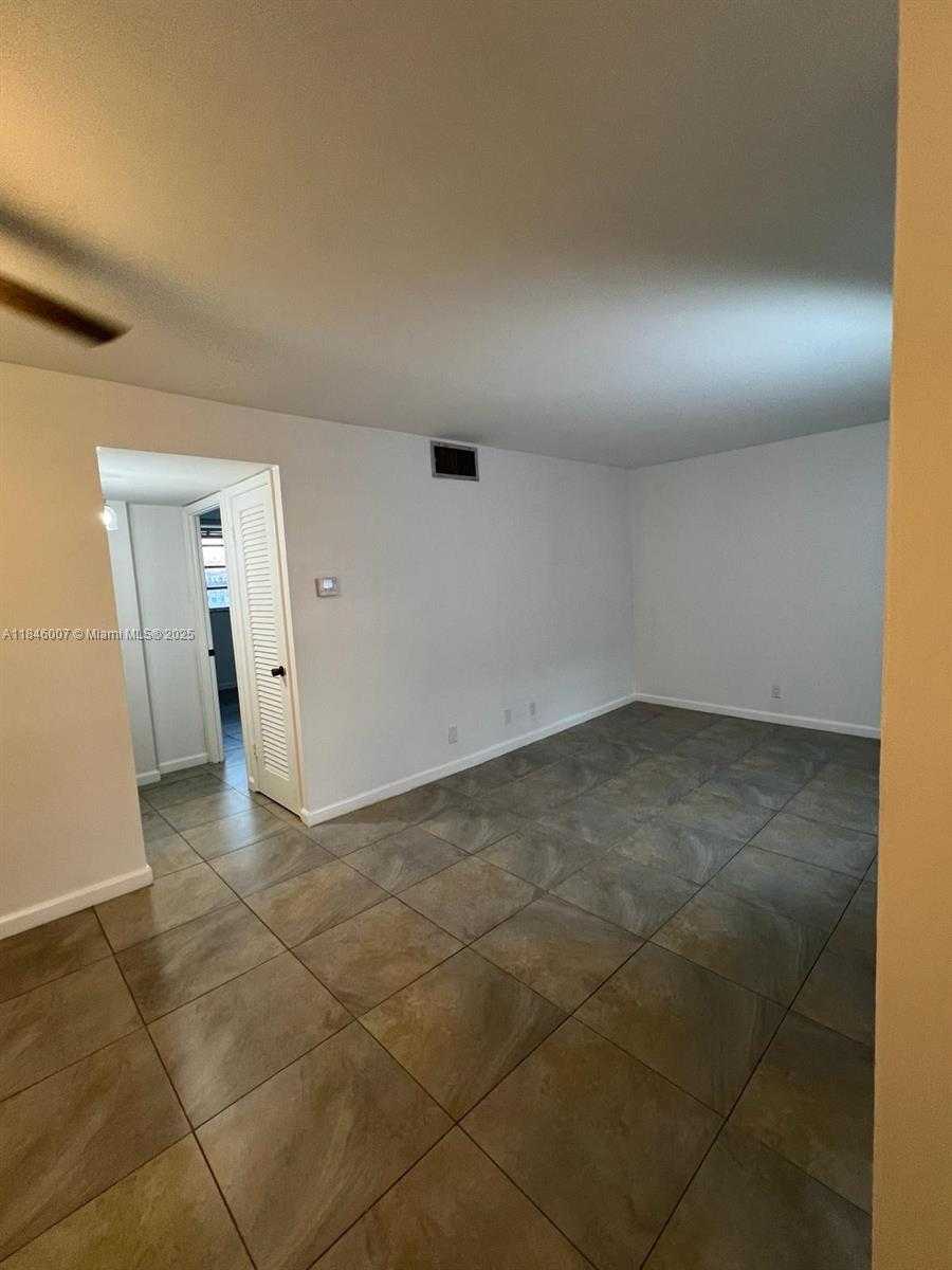 Small Image of 1811 JEFFERSON ST #602, Hollywood Number 8