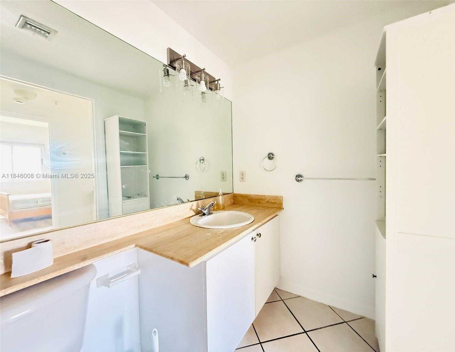 Small Image of 3500 CORAL WY #905, Miami Number 7