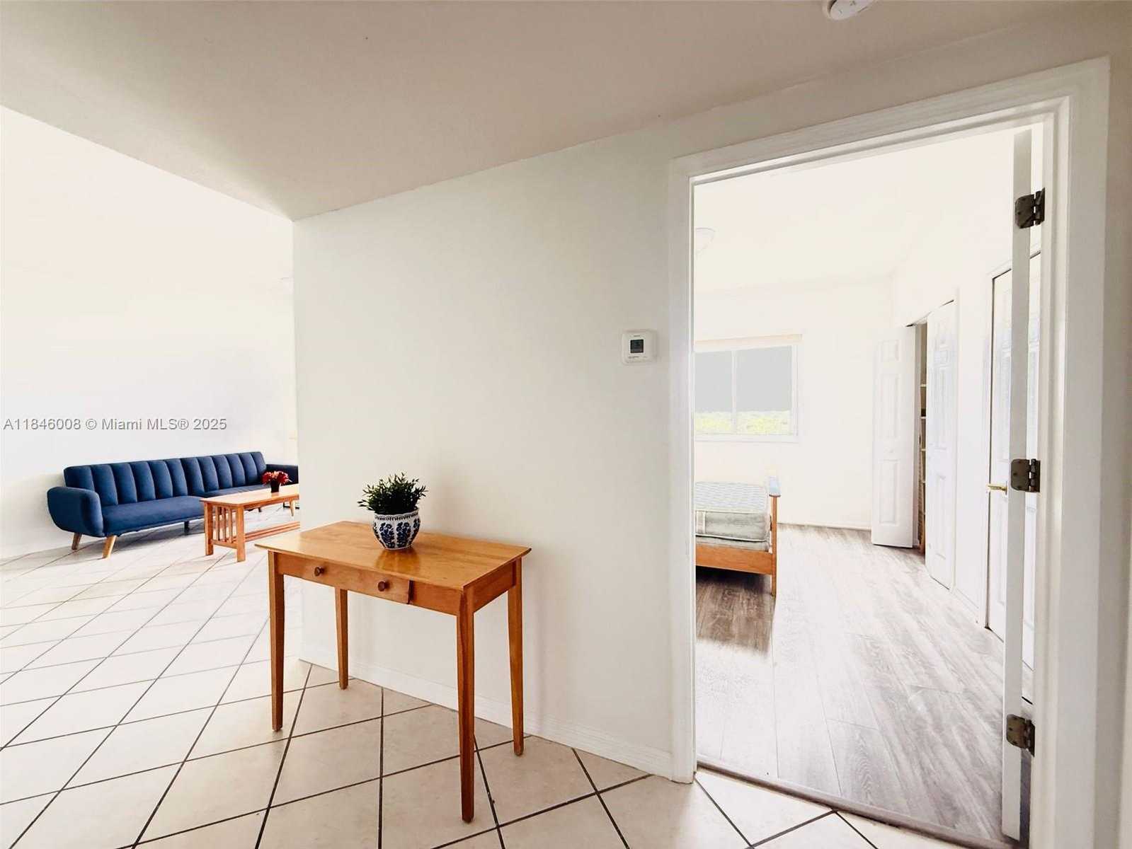 Small Image of 3500 CORAL WY #905, Miami Number 8