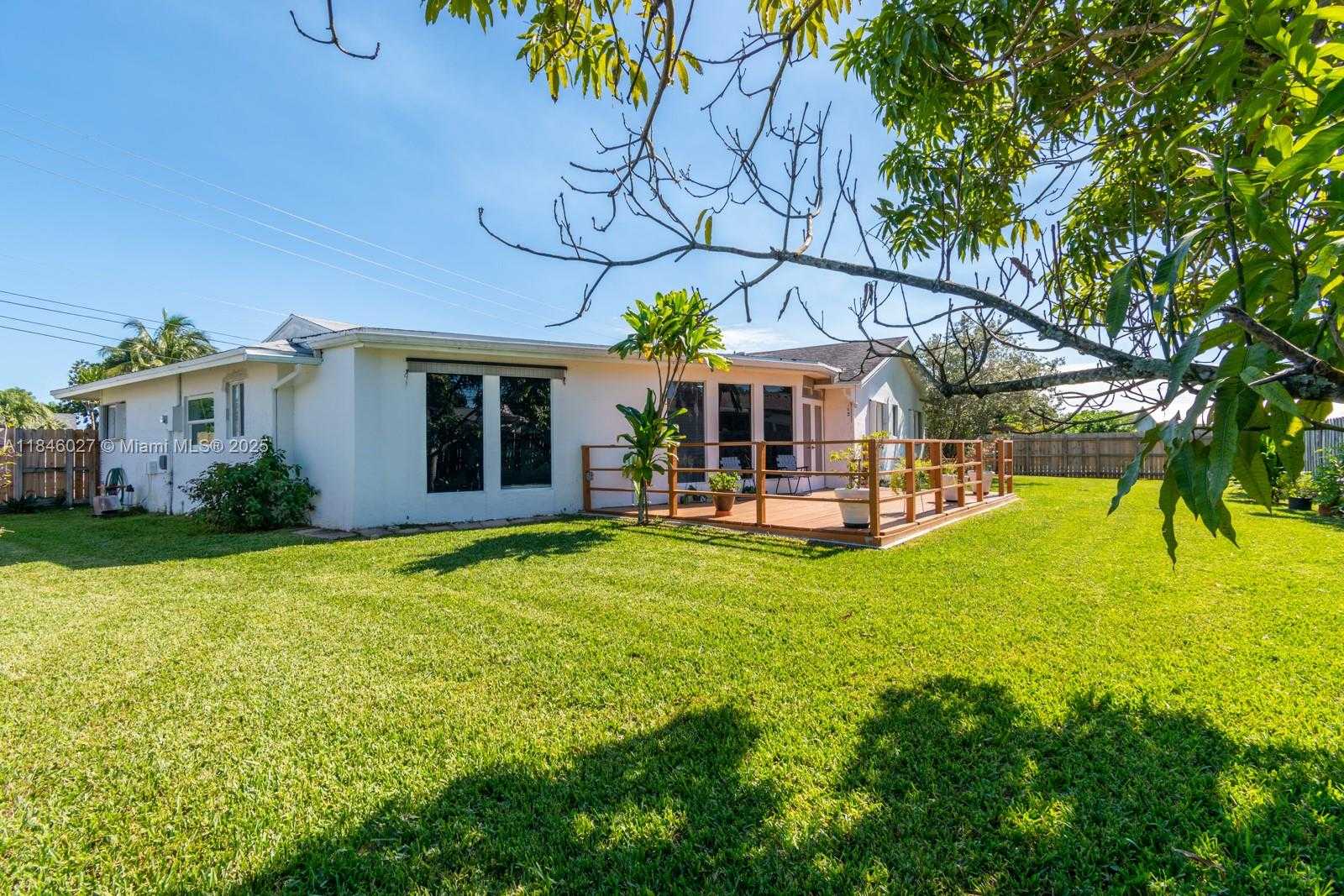 Small Image of 6613 WEST WESTWOOD BLVD W, Tamarac Number 23