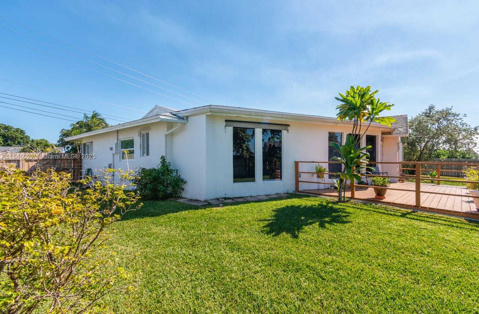 Small Image of 6613 WEST WESTWOOD BLVD W, Tamarac Number 24