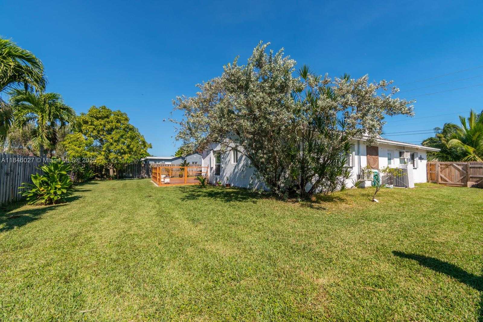 Small Image of 6613 WEST WESTWOOD BLVD W, Tamarac Number 26