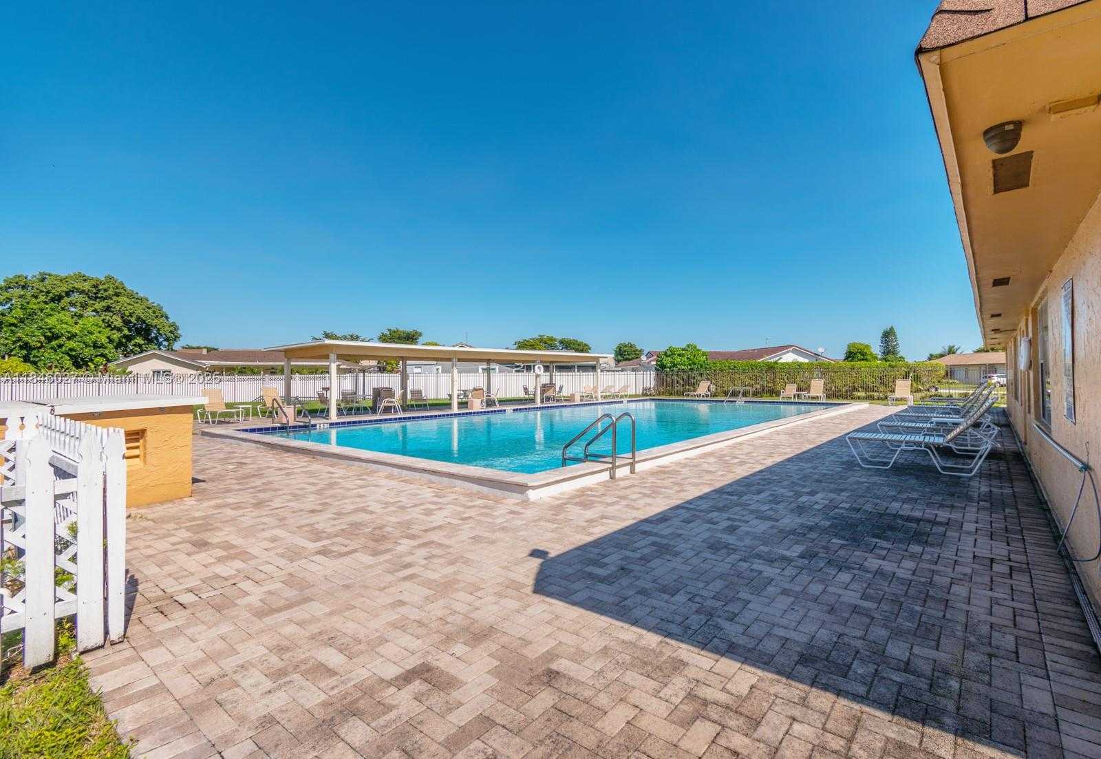 Small Image of 6613 WEST WESTWOOD BLVD W, Tamarac Number 27