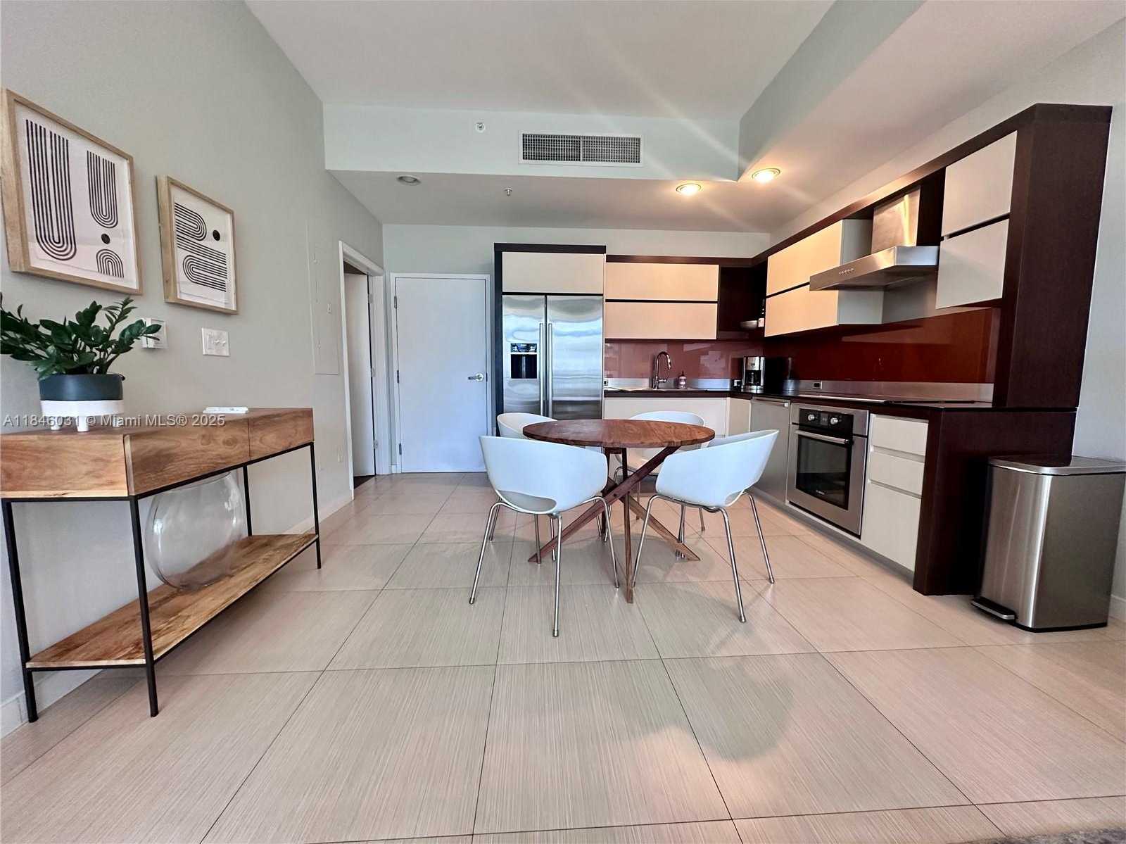 Small Image of 2100 PARK AVE #310, Miami Beach Number 27