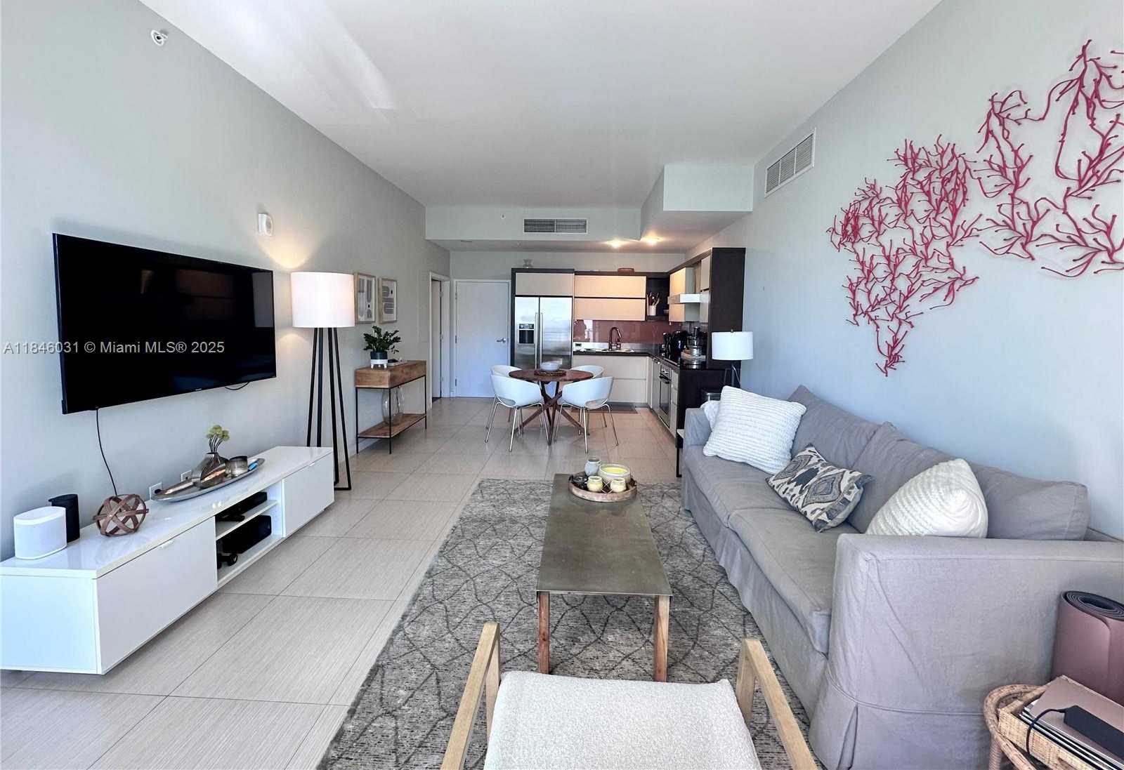 Small Image of 2100 PARK AVE #310, Miami Beach Number 5
