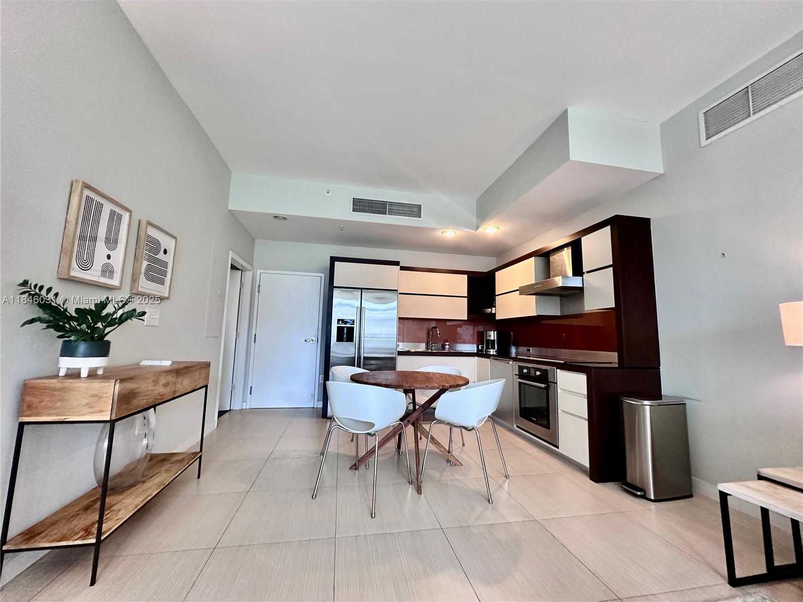 Small Image of 2100 PARK AVE #310, Miami Beach Number 8