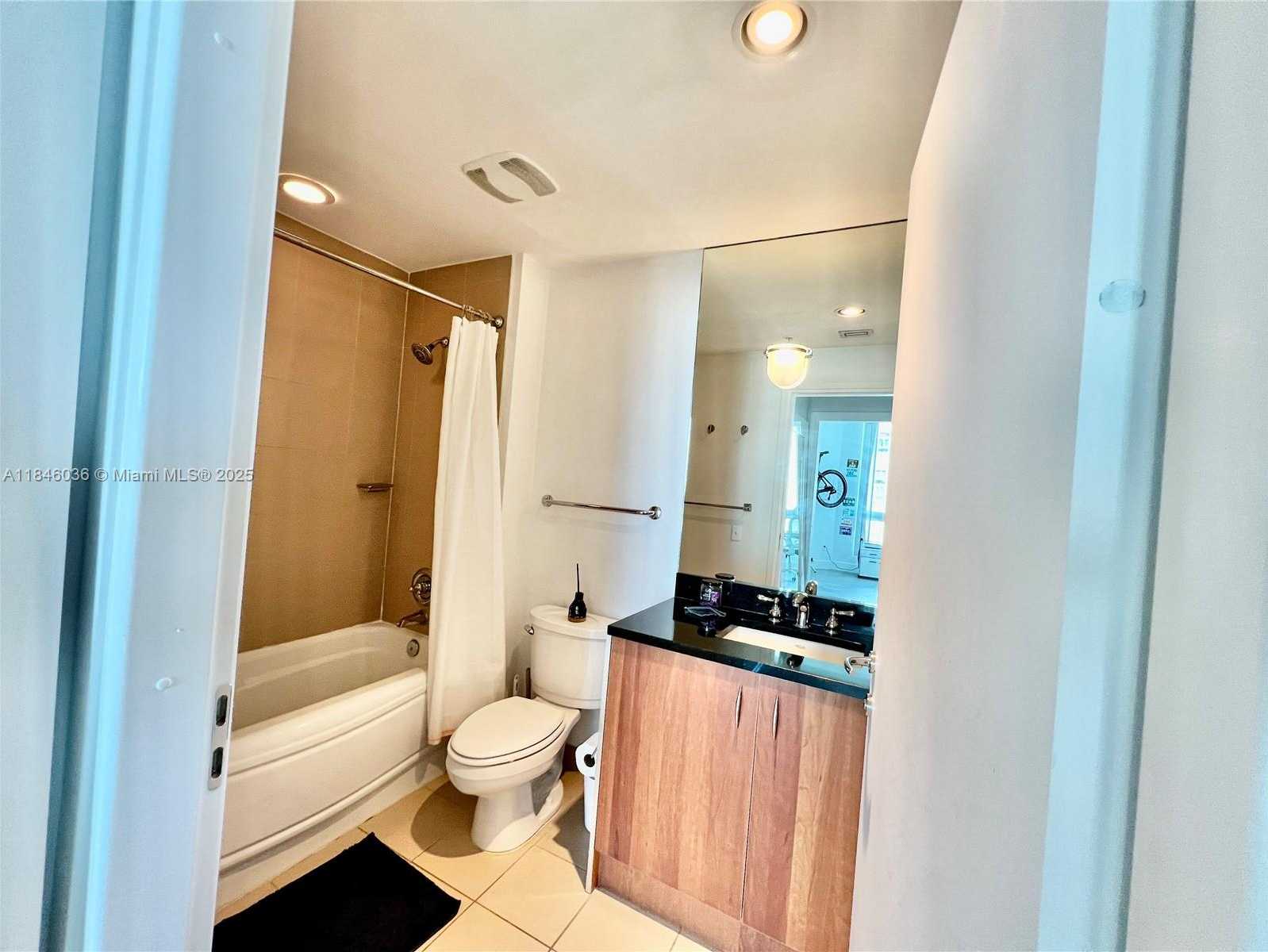 Small Image of 300 SOUTH BISCAYNE BLVD #1916, Miami Number 9