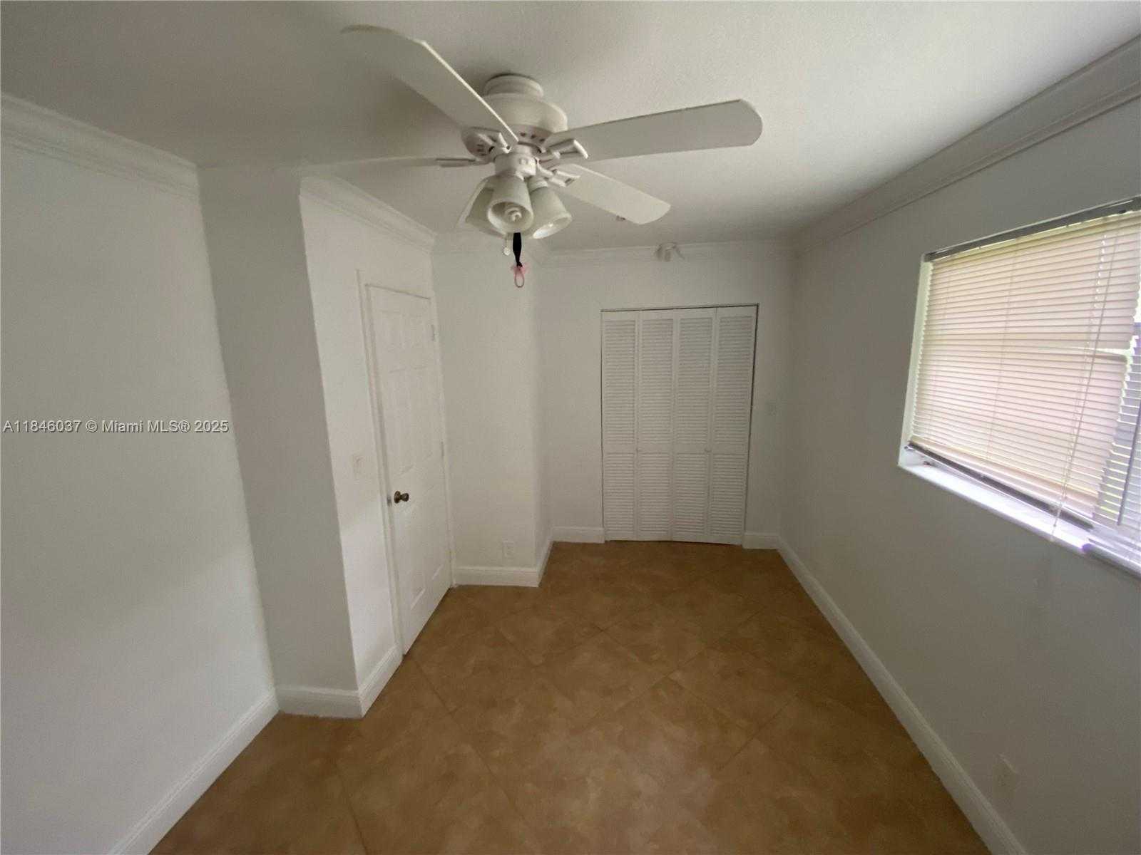 Small Image of 2446 JOHNSON ST, Hollywood Number 17