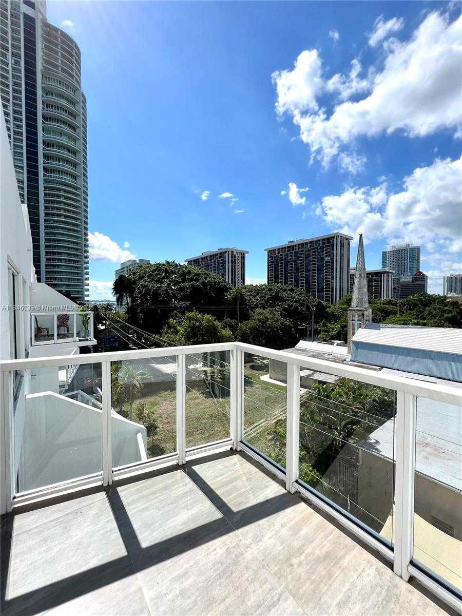 Small Image of 1650 BRICKELL AVE #205, Miami Number 2