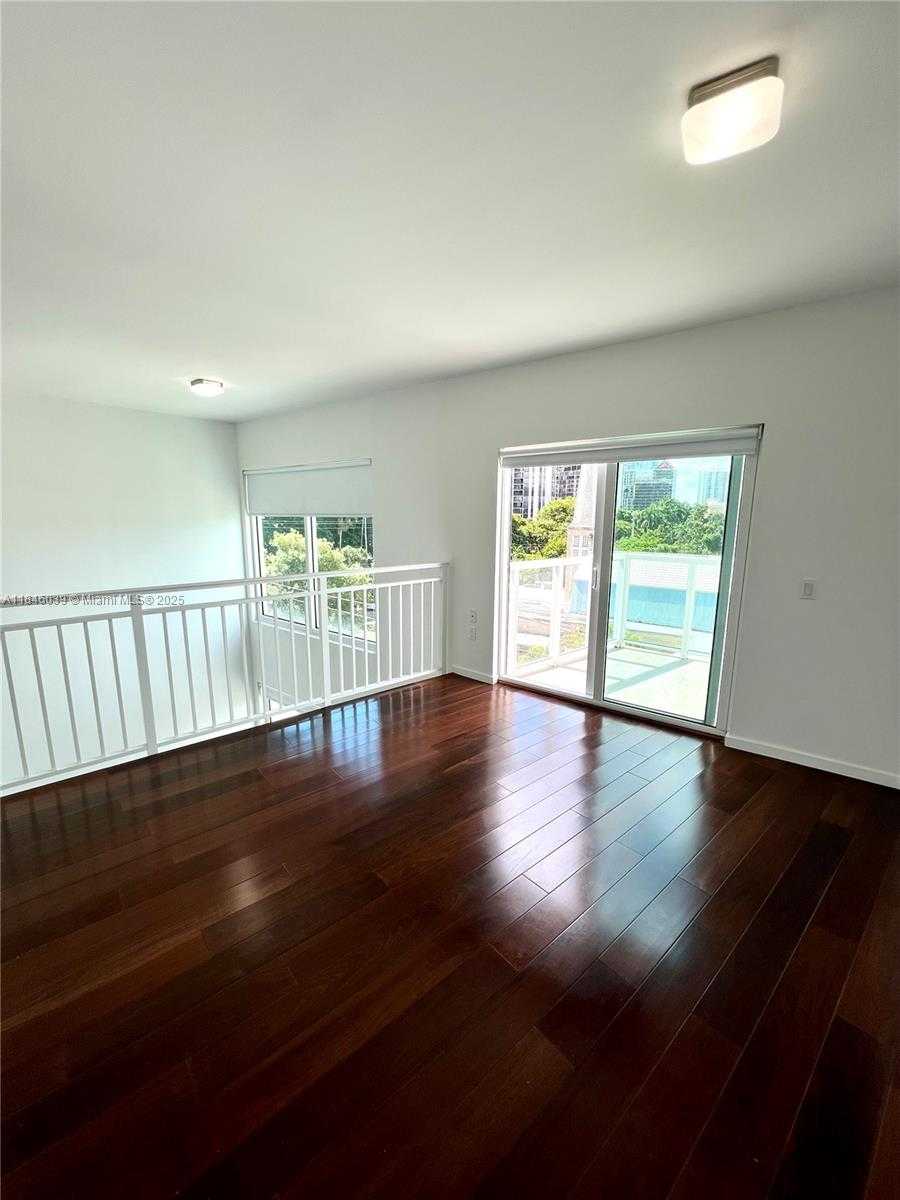 Small Image of 1650 BRICKELL AVE #205, Miami Number 3