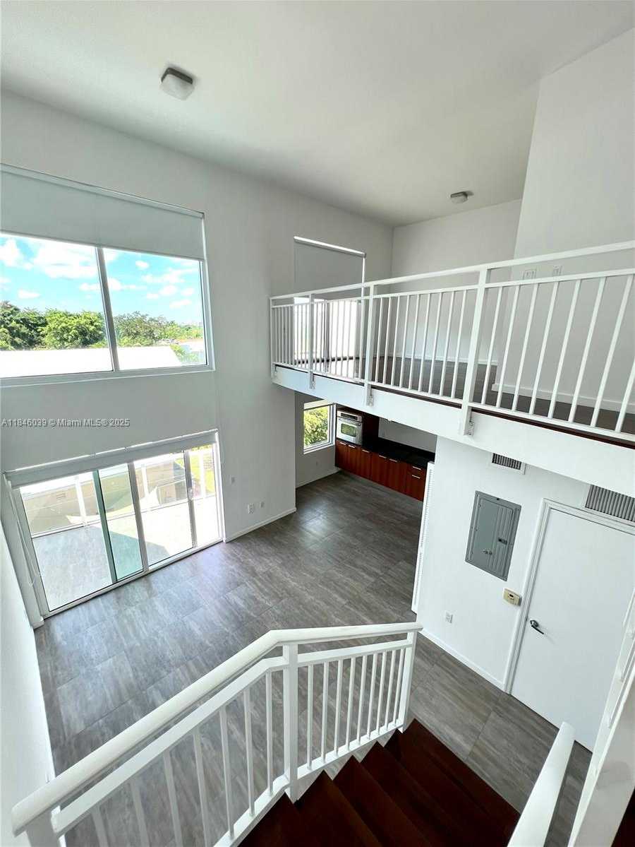 Small Image of 1650 BRICKELL AVE #205, Miami Number 5