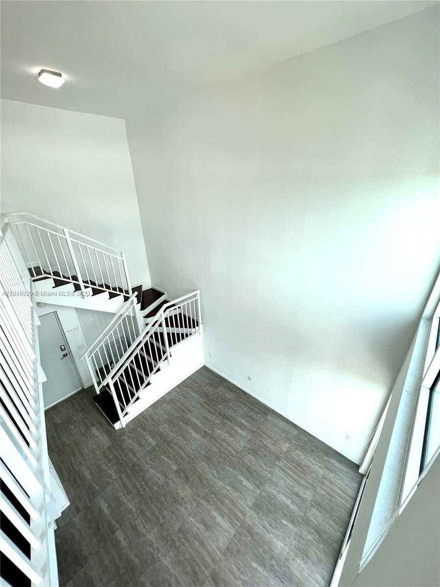 Small Image of 1650 BRICKELL AVE #205, Miami Number 8