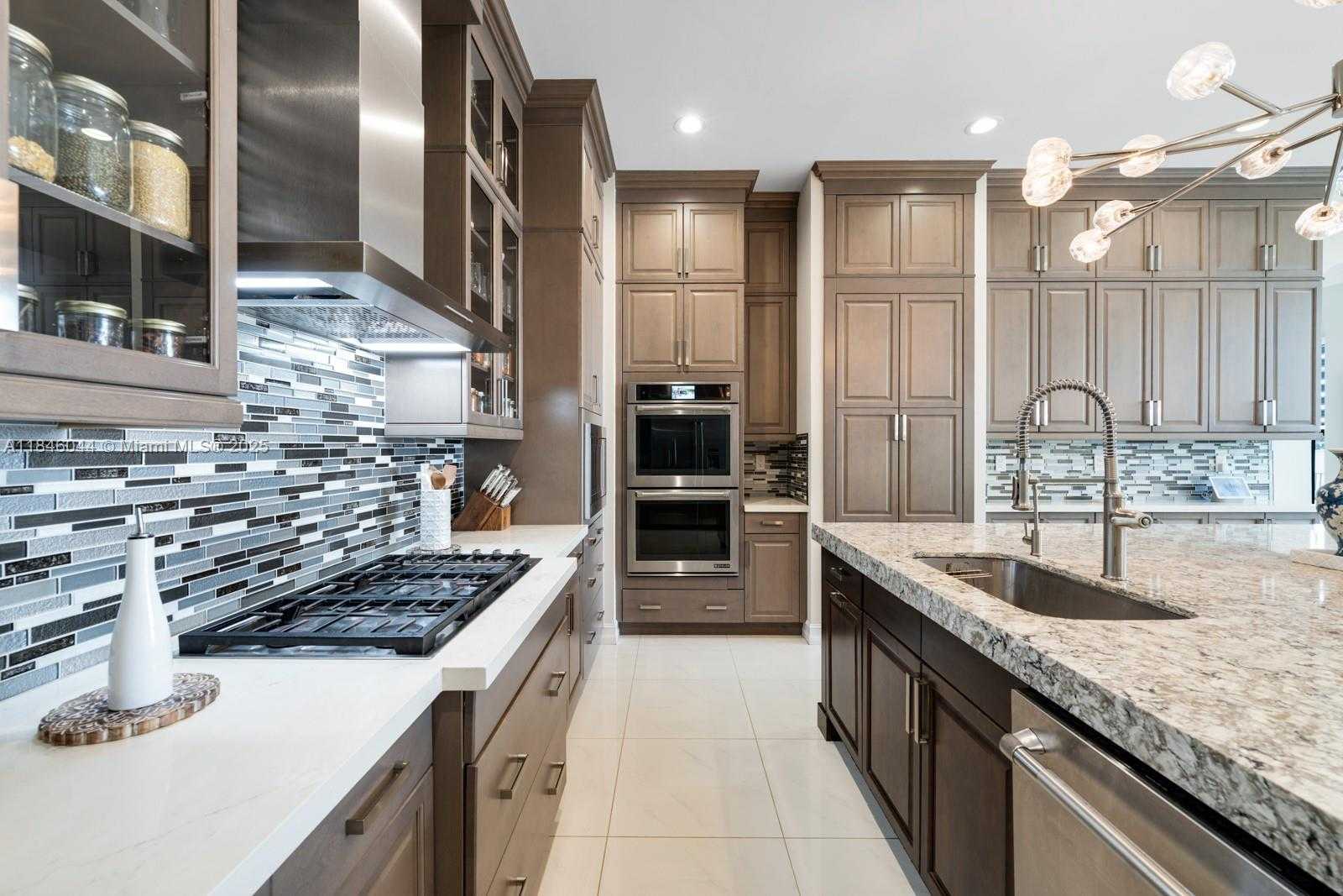 Small Image of 8545 EAST WATERCREST CIR E, Parkland Number 17