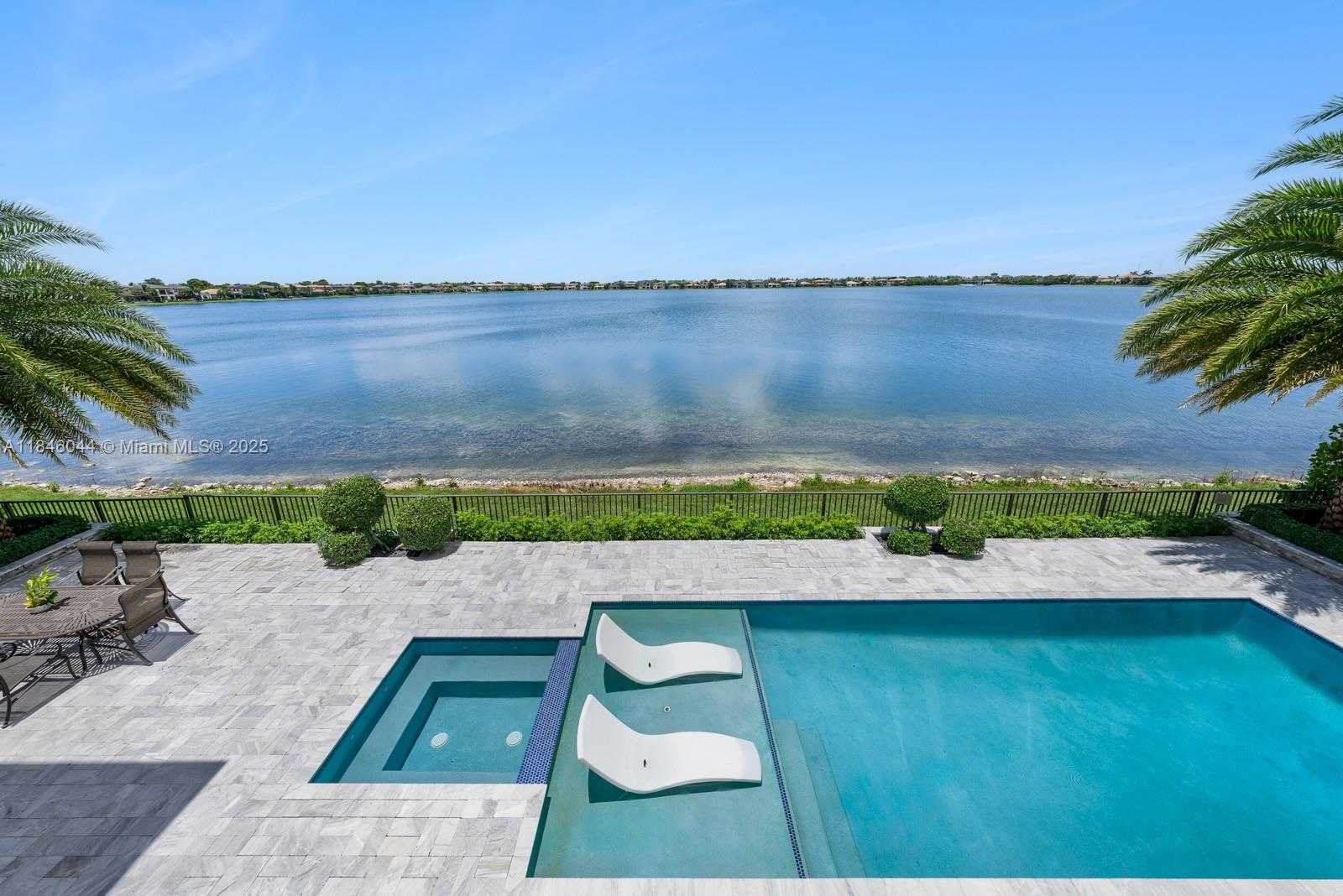 Small Image of 8545 EAST WATERCREST CIR E, Parkland Number 24