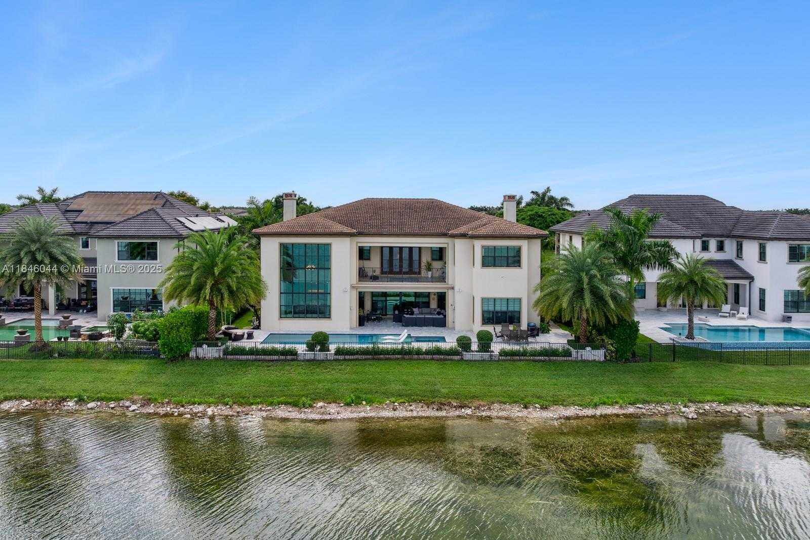 Small Image of 8545 EAST WATERCREST CIR E, Parkland Number 3